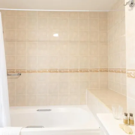 ホテル Whitegates