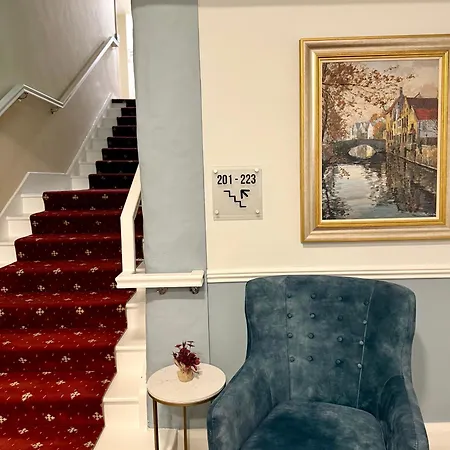 Hotel Tigh Mary Donals Bar & Rooms At Whitegates Killarney