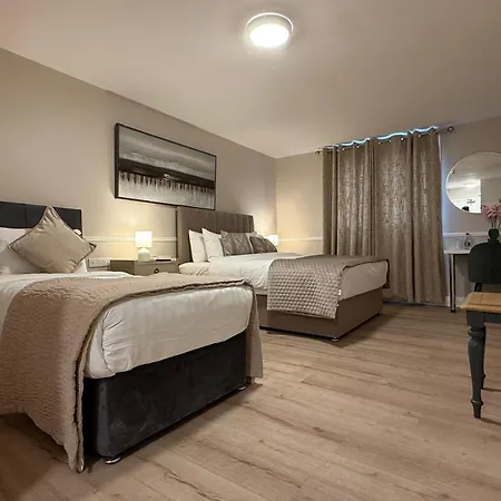 Tigh Mary Donals Bar & Rooms At Whitegates Hotel