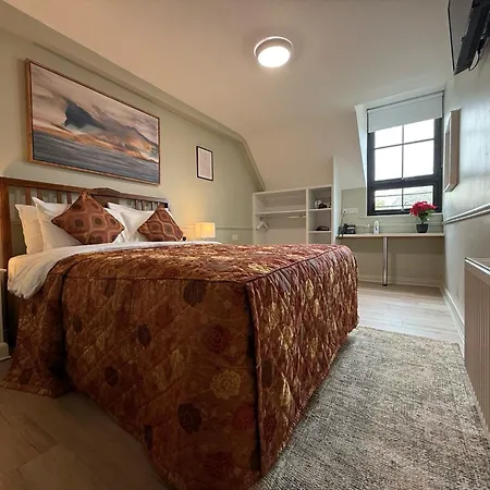 Tigh Mary Donals Bar & Rooms At Whitegates