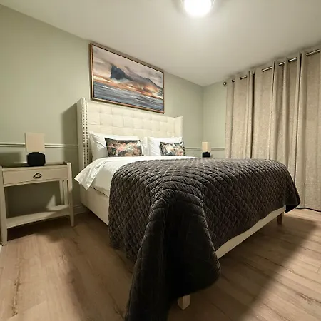 Tigh Mary Donals Bar & Rooms At Whitegates * Killarney