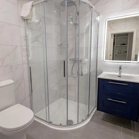 Hotel Tigh Mary Donals Bar & Rooms At Whitegates Killarney