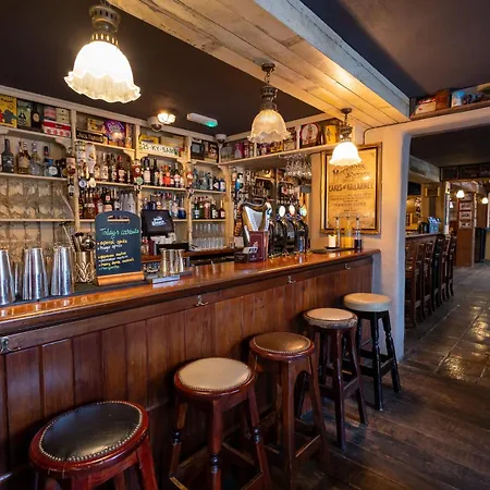 Tigh Mary Donals Bar & Rooms At Whitegates Hotel Killarney