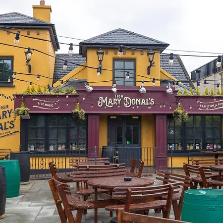 Tigh Mary Donals Bar & At Whitegates * קיל איירן